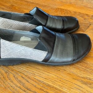 NAOT women’s shoes like new